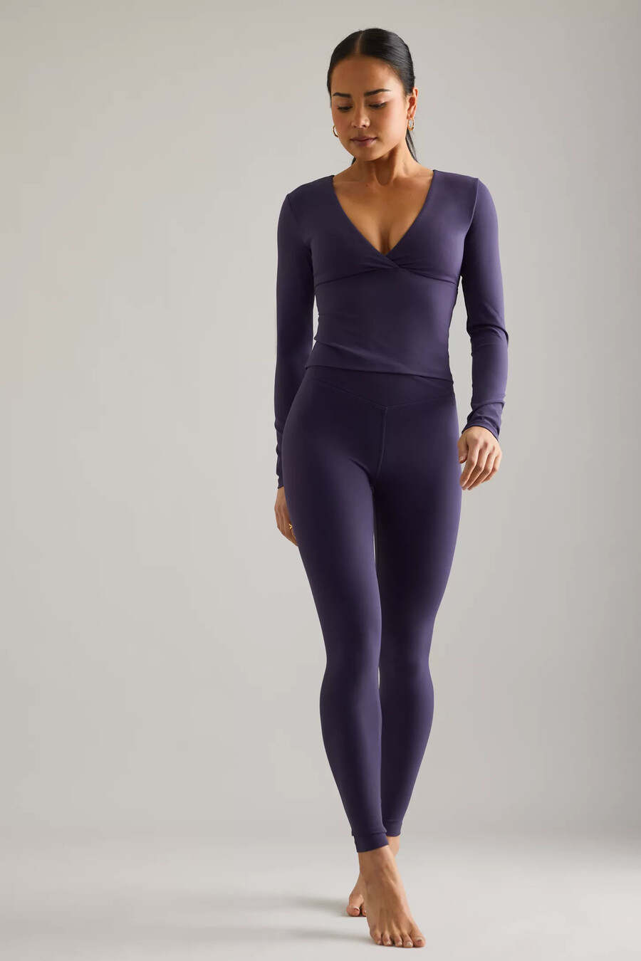 top de manga larga con cuello en v tala dayflex