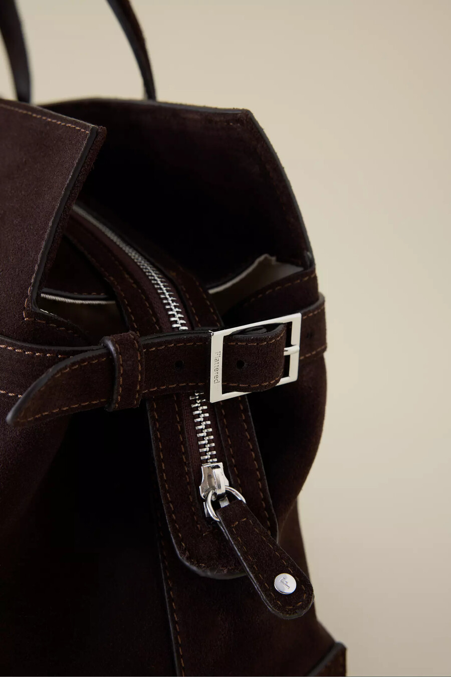 bolso bowler de ante lisa flattered