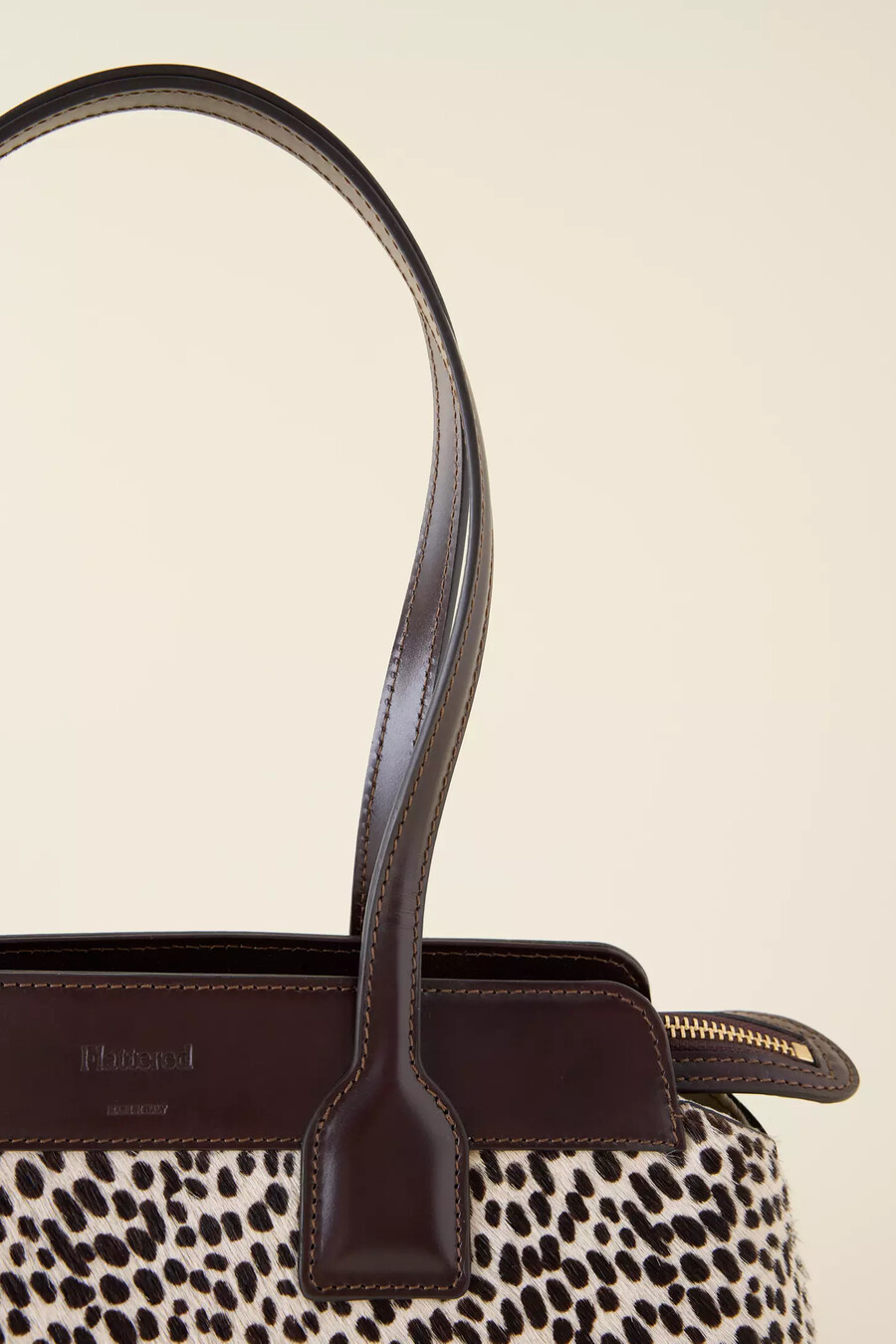 bolso de hombro de piel con efecto poni greta flatled