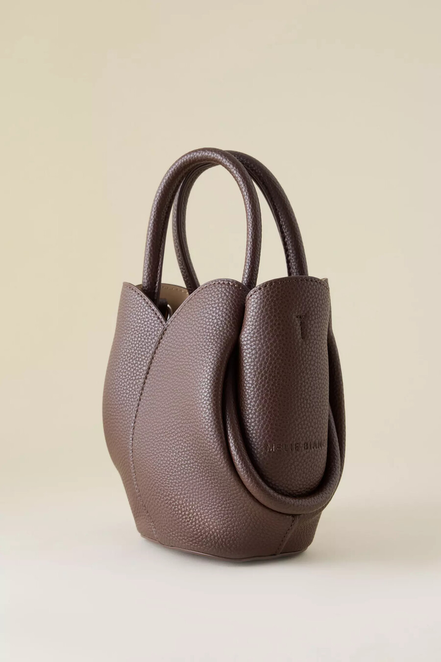 bolso tote mini bandolera con asa superior de tulipán de melie bianco