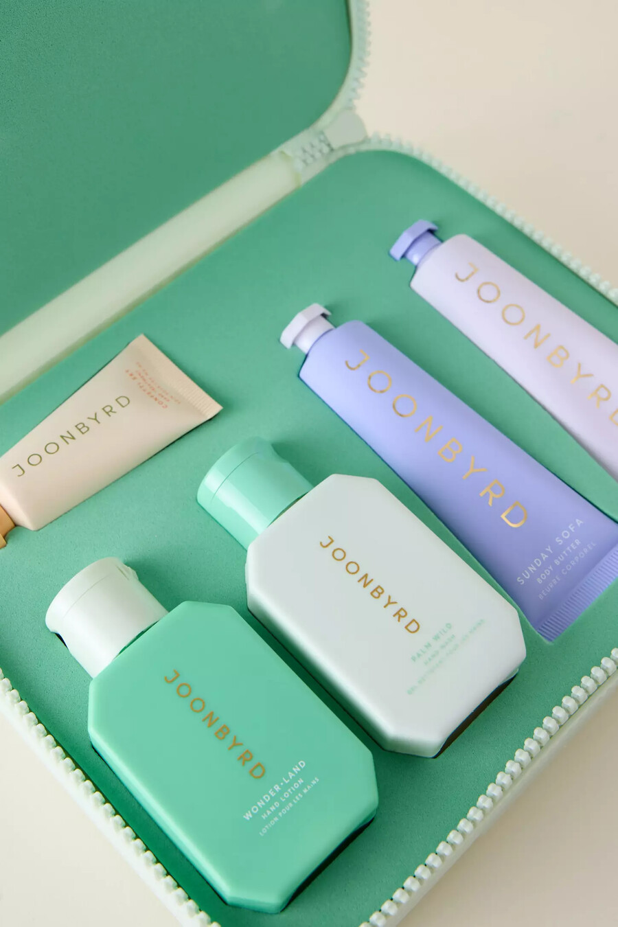kit esencial para manos y cuerpo we belong together de joonbyrd