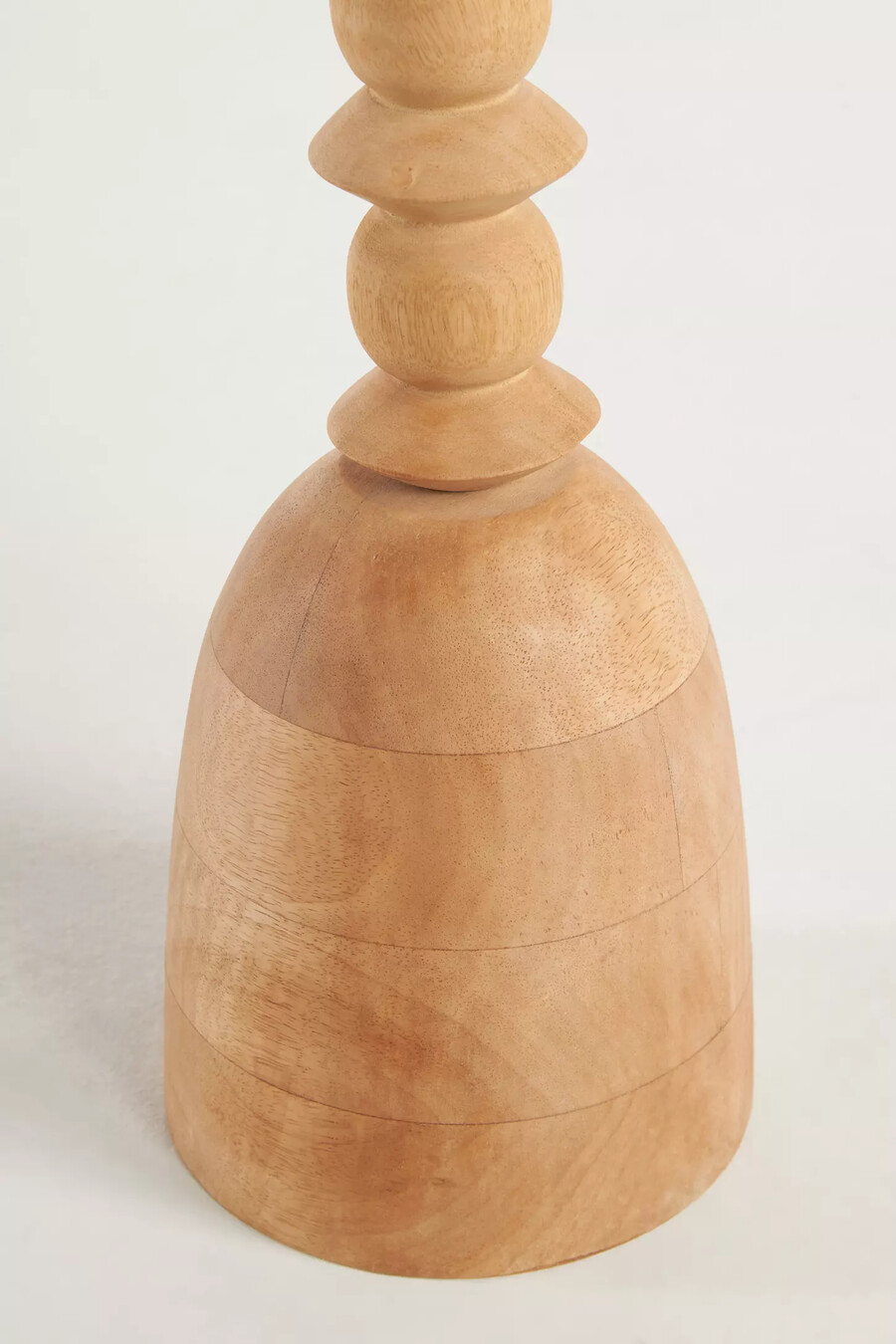 mesa auxiliar redonda de madera de mango hudson