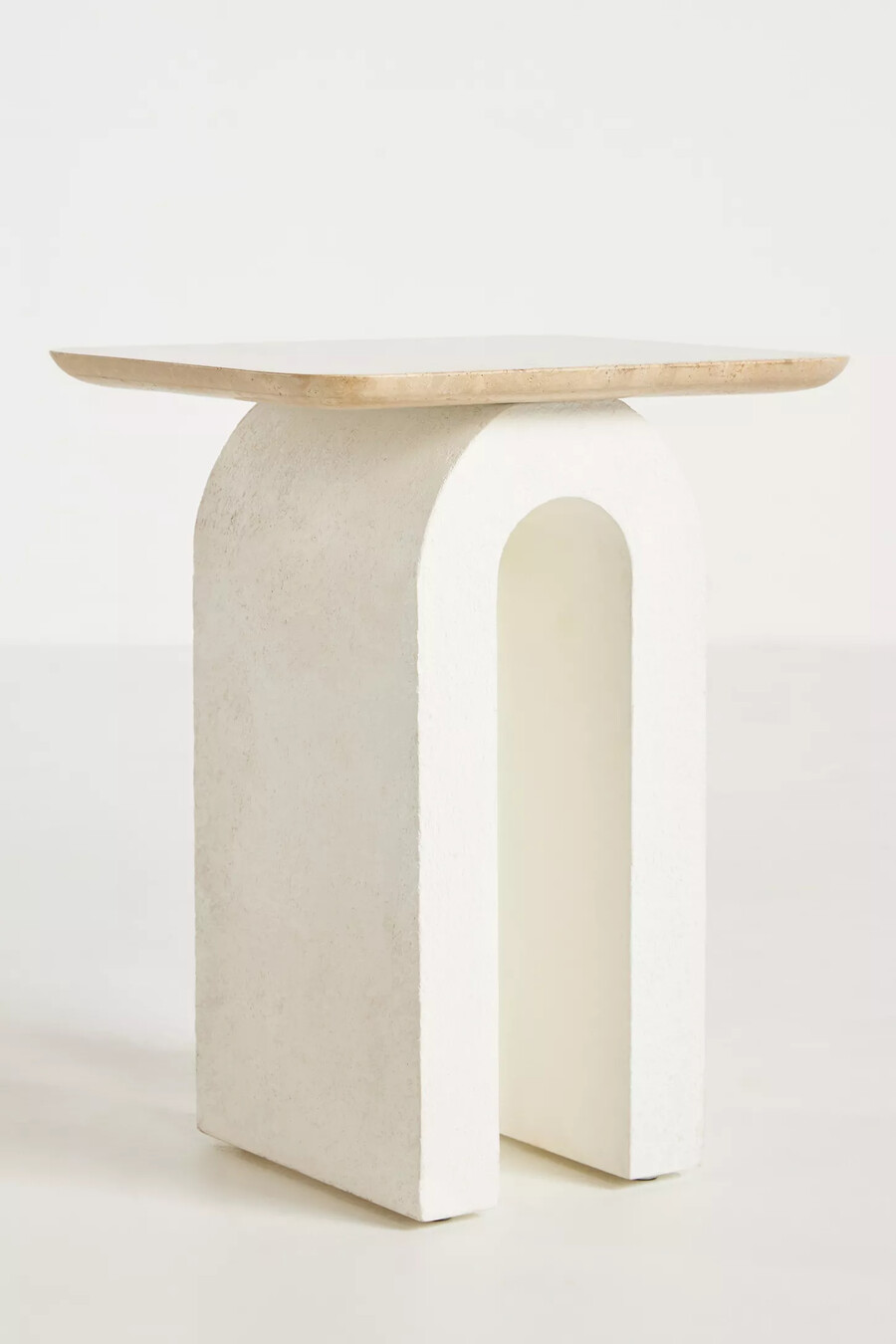 mesa auxiliar escultural aspen con tablero de mármol