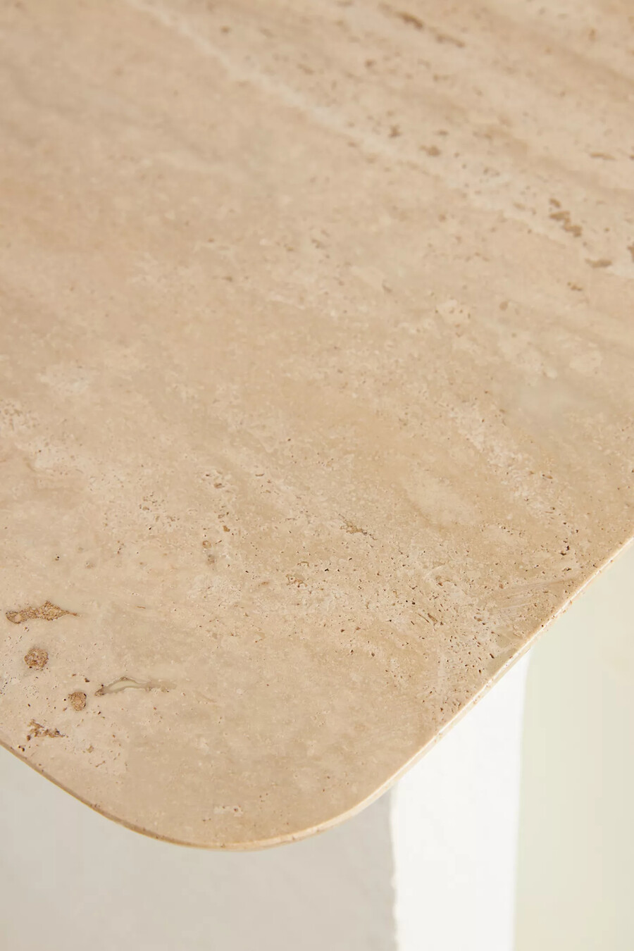 mesa auxiliar escultural aspen con tablero de mármol