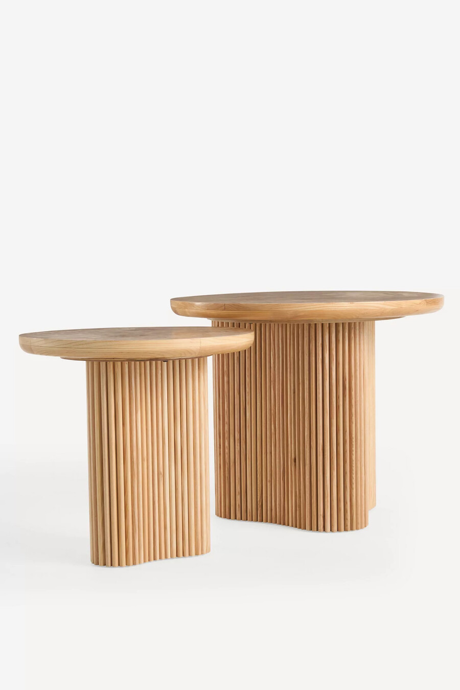 mesa auxiliar pequeña de madera de nudo scout