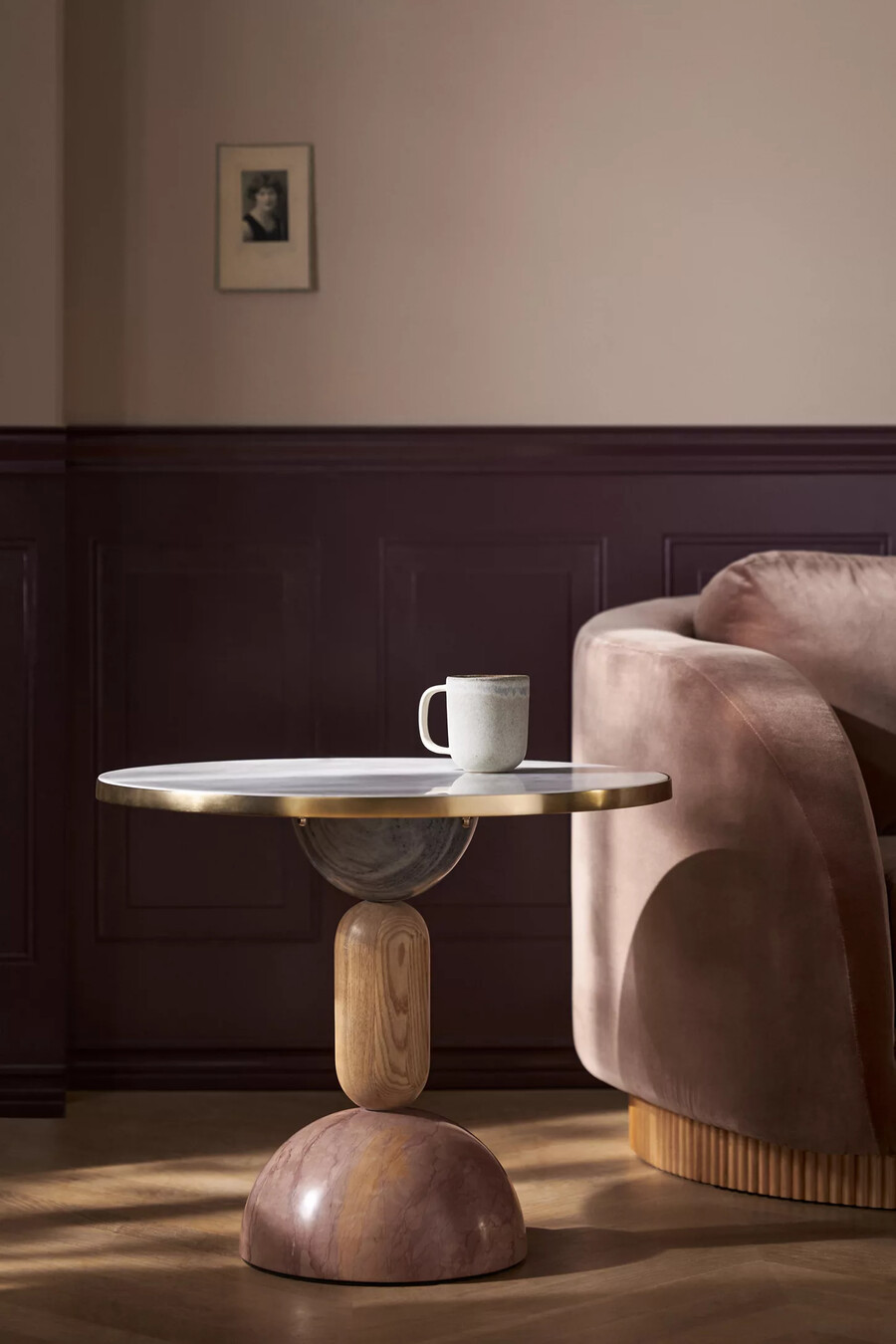mesa auxiliar dulcette con tapa de mármol de erin fetherston para anthropologie