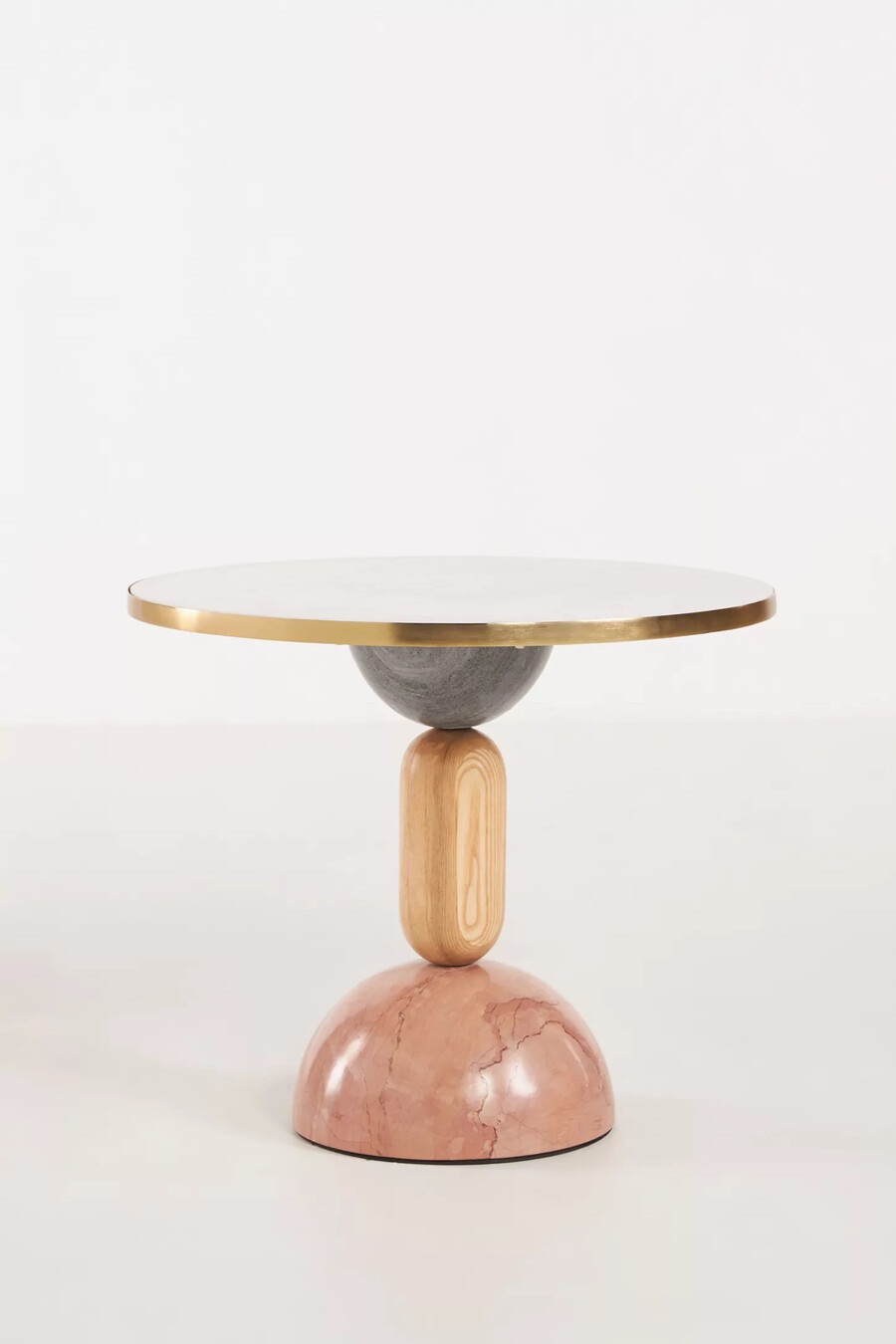 mesa auxiliar dulcette con tapa de mármol de erin fetherston para anthropologie