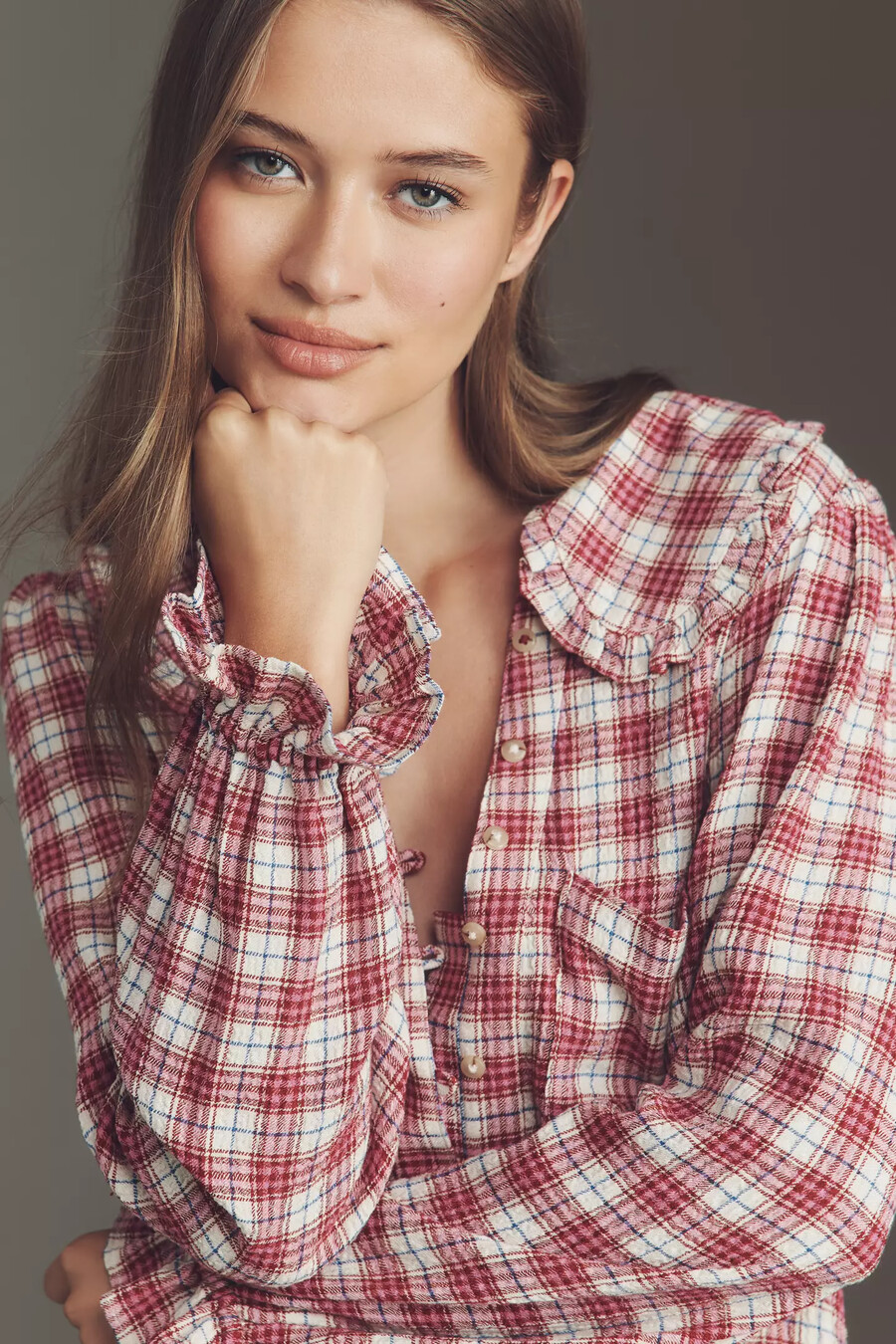 blusa keira con cuello y botones delanteros de pilcro edición a cuadros de manga larga