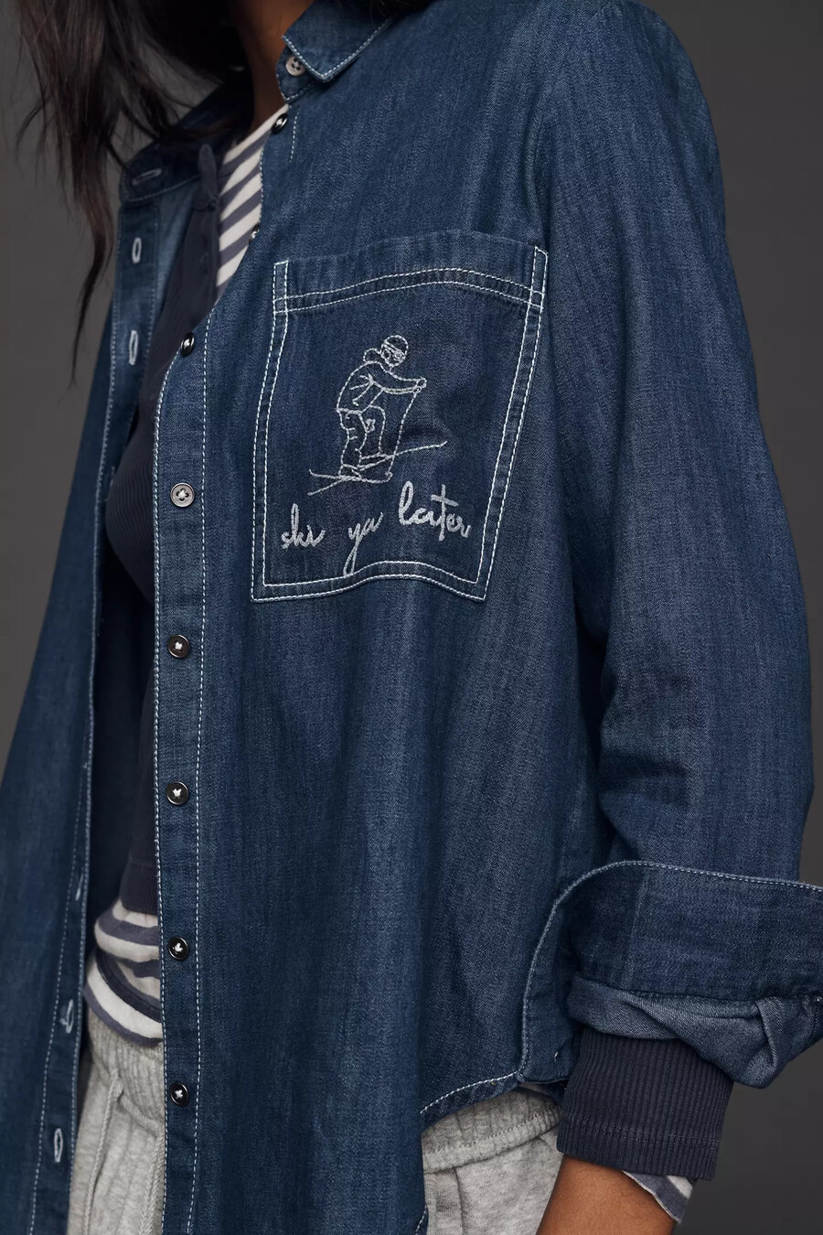 camisa vaquera de manga larga con botones y motivo de esquí de pilcro