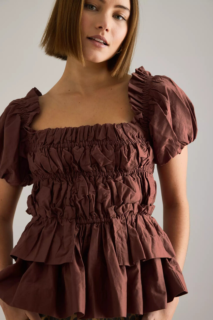 damson madder lyza blusa fruncida con mangas abullonadas