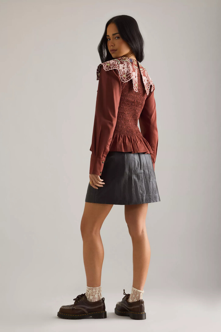 blusa bordada con helecho de ciruela damasco
