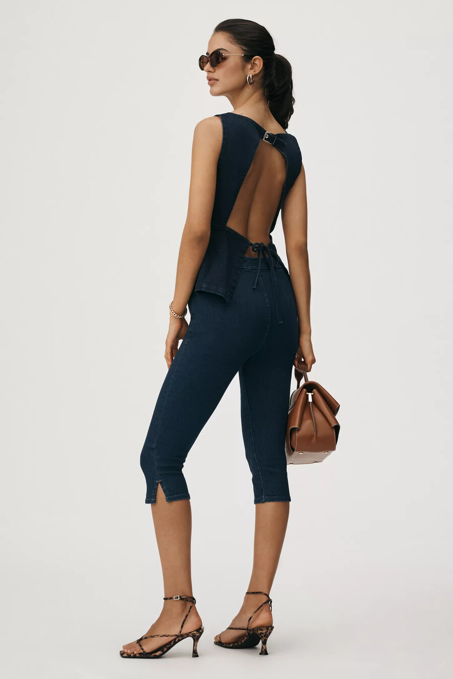 top peplum de mezclilla sin mangas con espalda abierta de pilcro