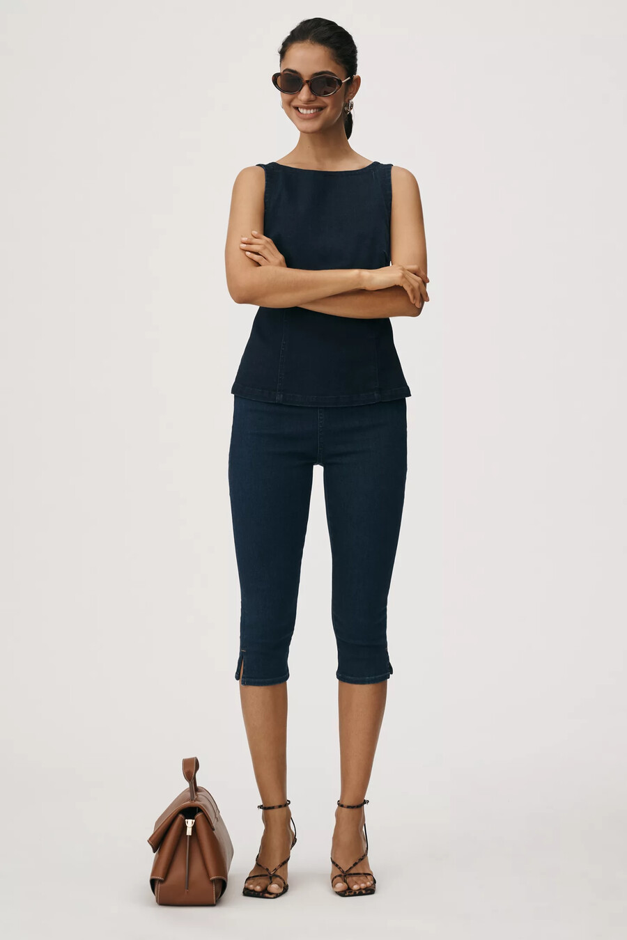 top peplum de mezclilla sin mangas con espalda abierta de pilcro
