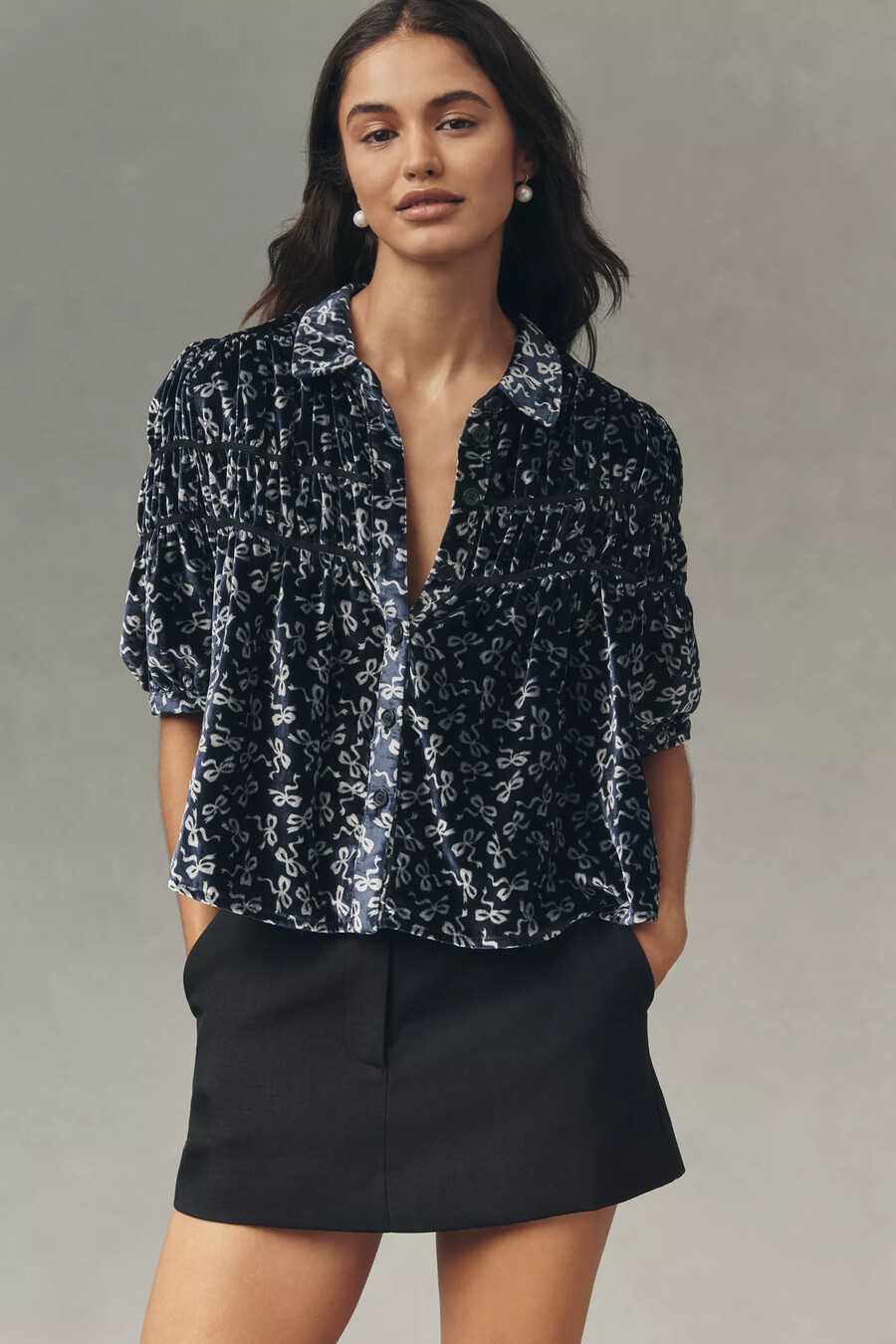 blusa de terciopelo con canesú fruncido leandra de maeve