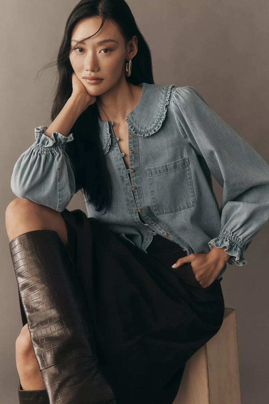 blusa keira con cuello y botones delanteros de pilcro edición vaquera de manga larga