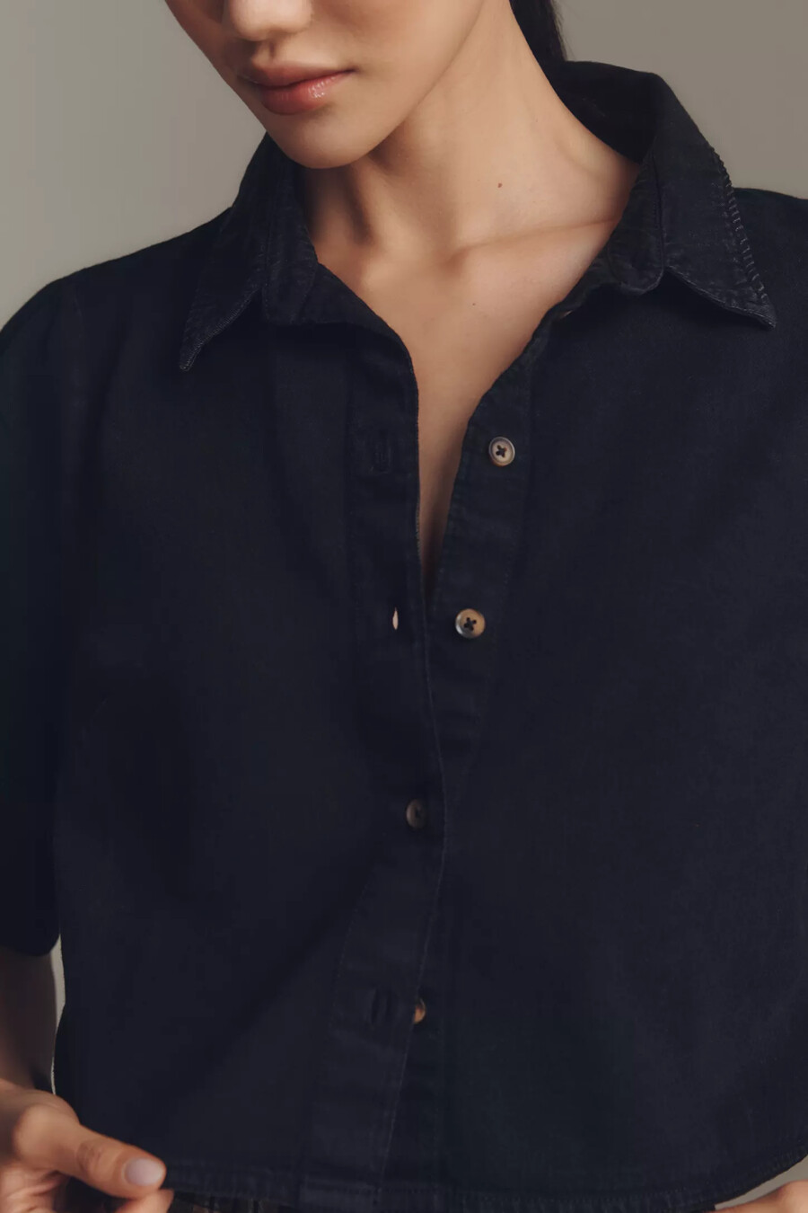 blusa corta con cuello y mangas farol de pilcro