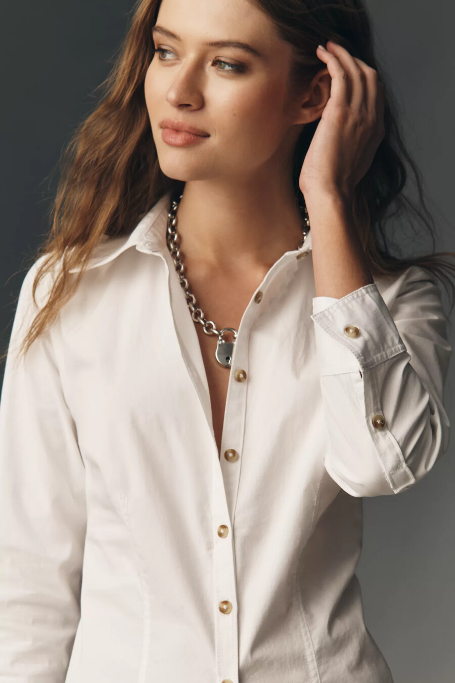 camisa ajustada de manga larga con botones pilcro