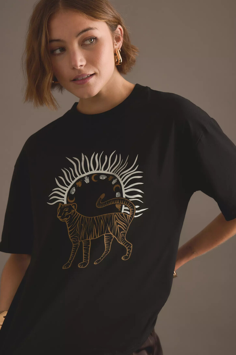 camiseta nunca completamente vestida tigre y sol