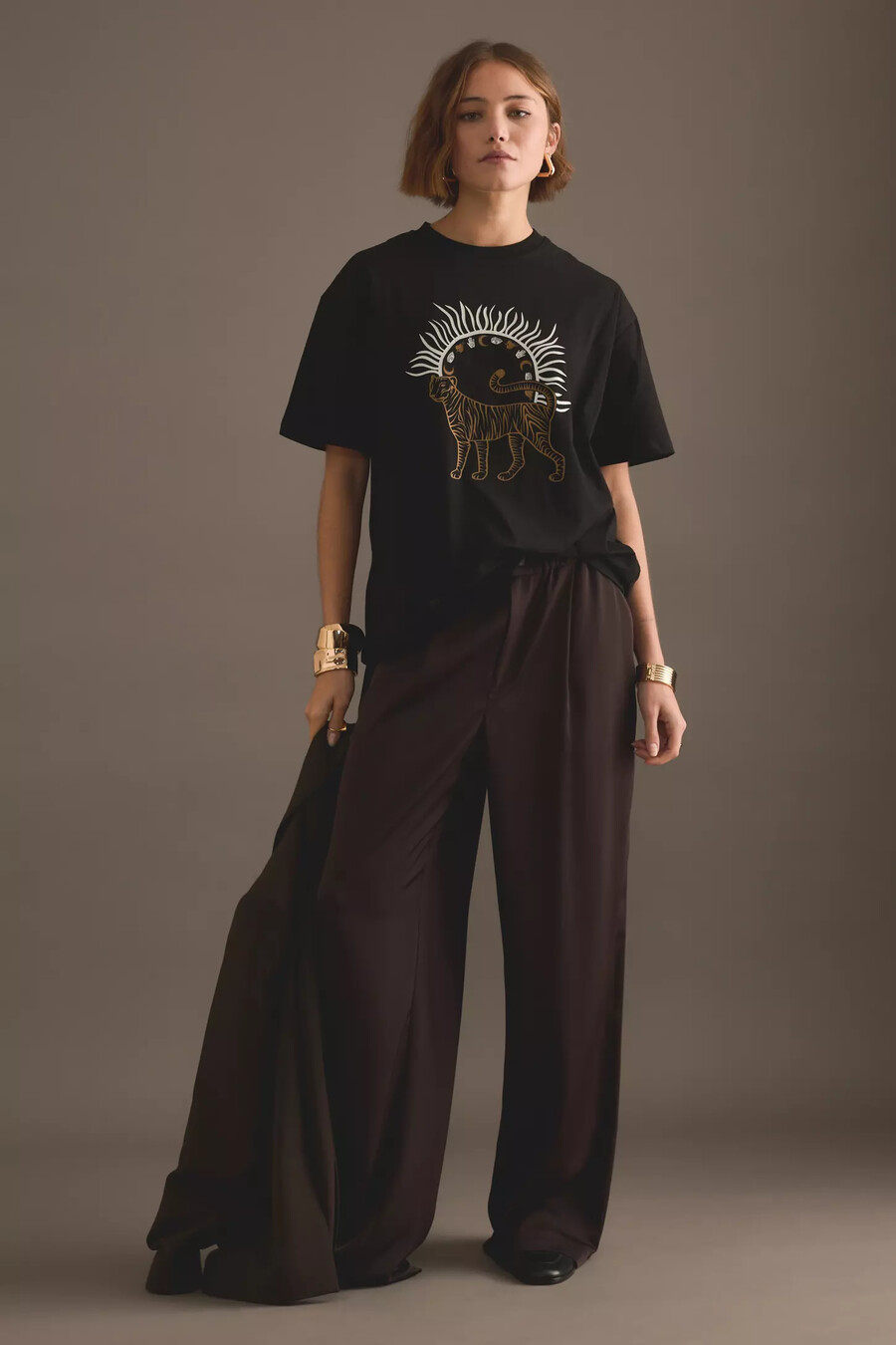camiseta nunca completamente vestida tigre y sol