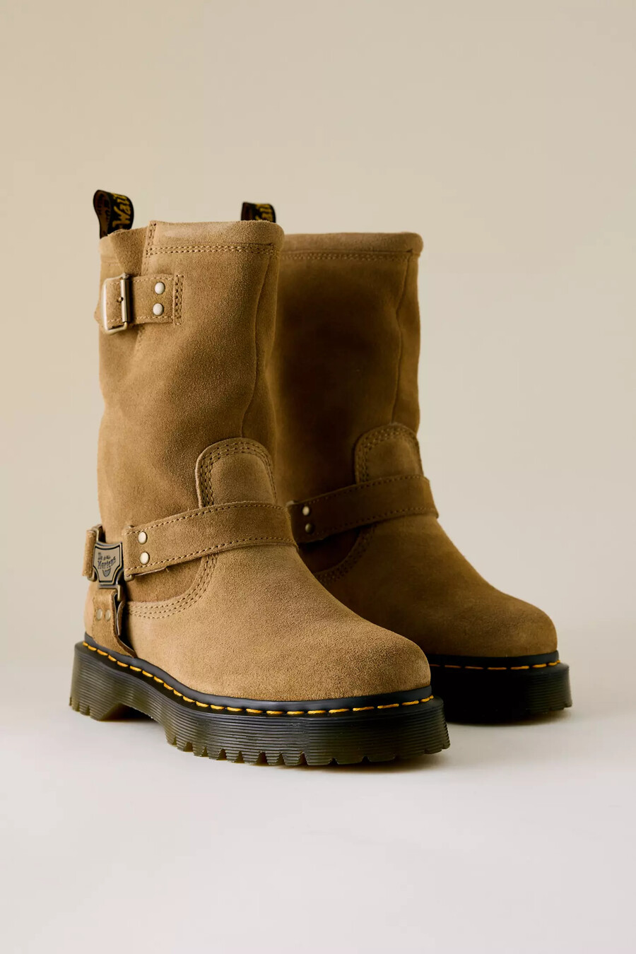 botas de motociclista de cuero anistone de dr. martens