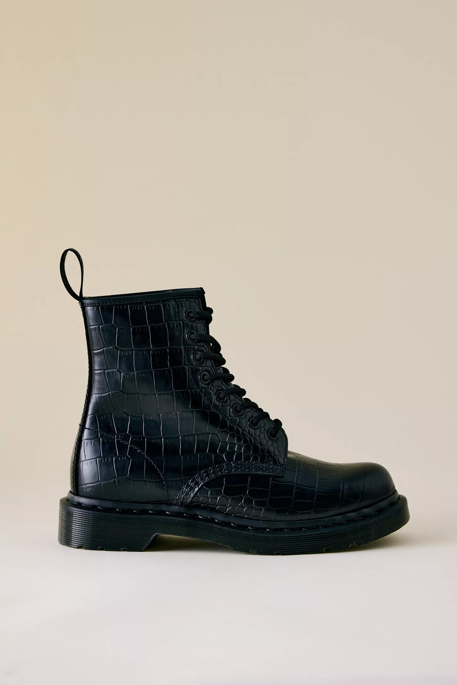 botas dr. martens 1460 con relieve de cocodrilo