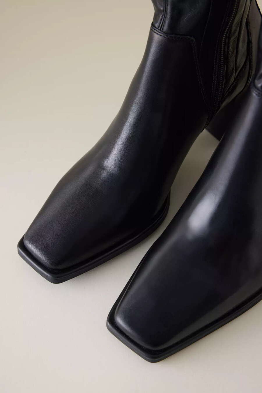 botas altas vagabond hedda