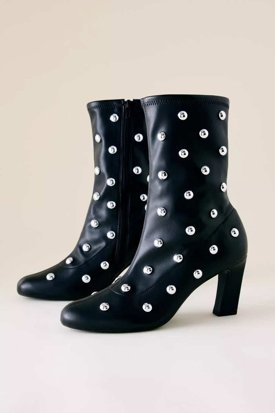 botas elásticas con tachuelas maeve