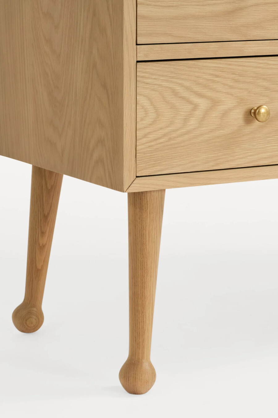 gabinete de curiosidades de roble moretti