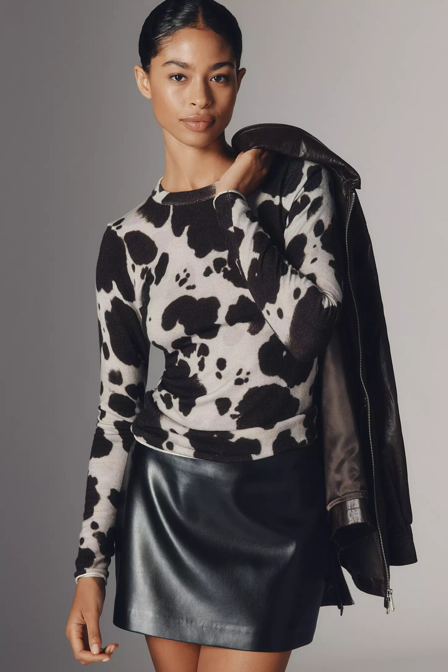 jersey con cuello redondo y estampado de vaca de maeve
