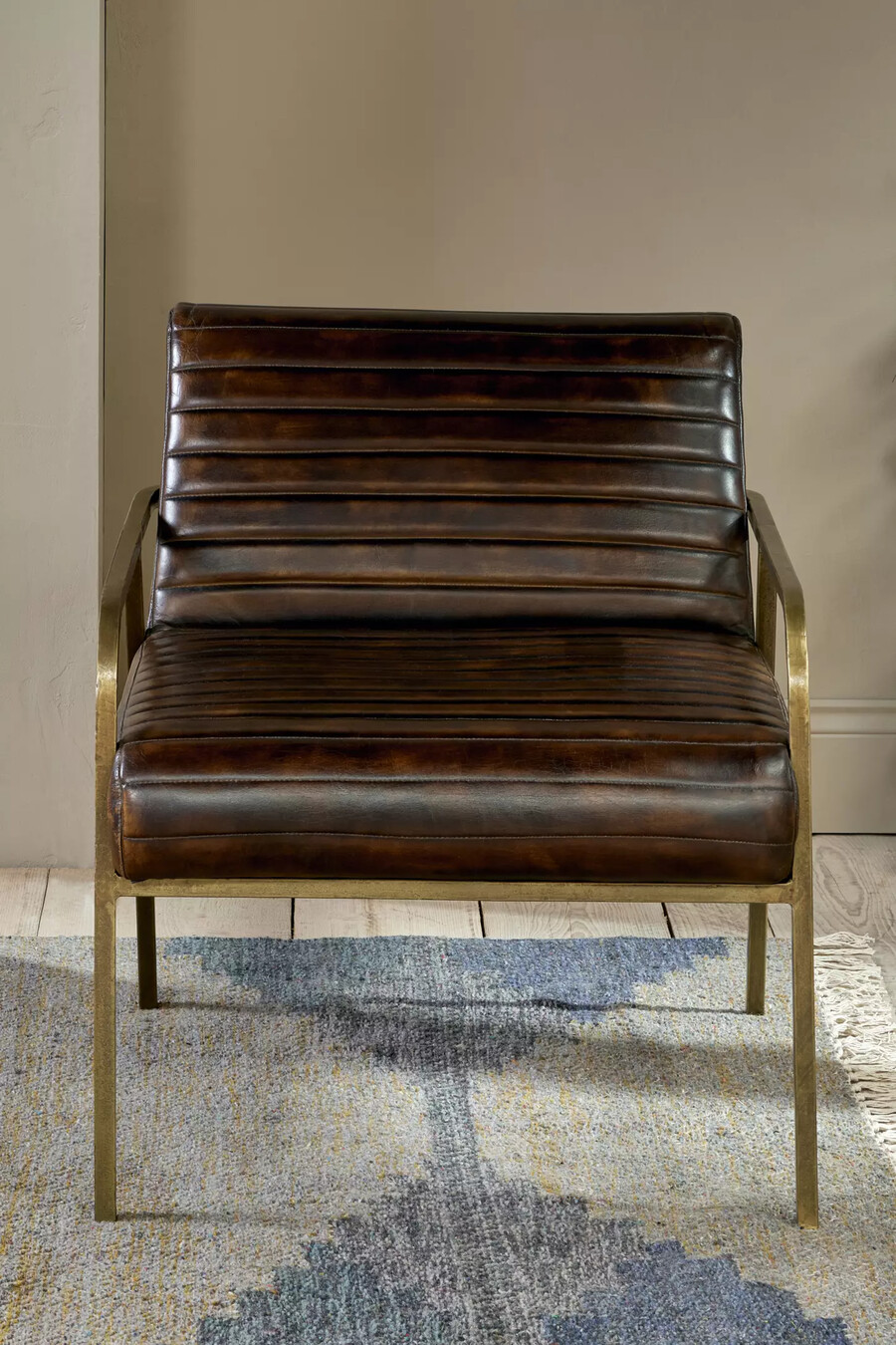 sillón nkuku mirai de piel acanalada