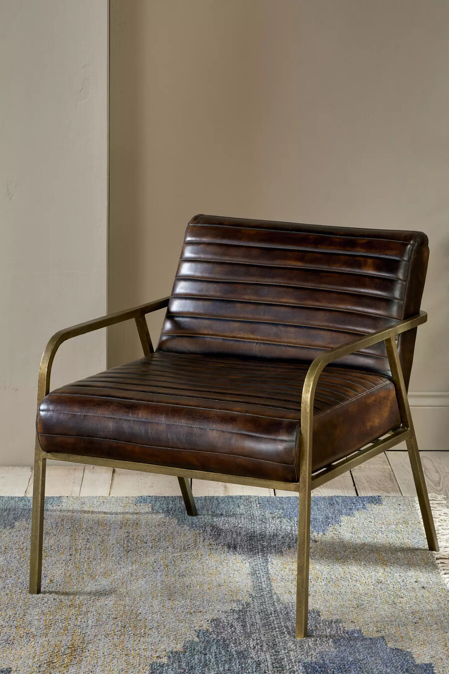 sillón nkuku mirai de piel acanalada
