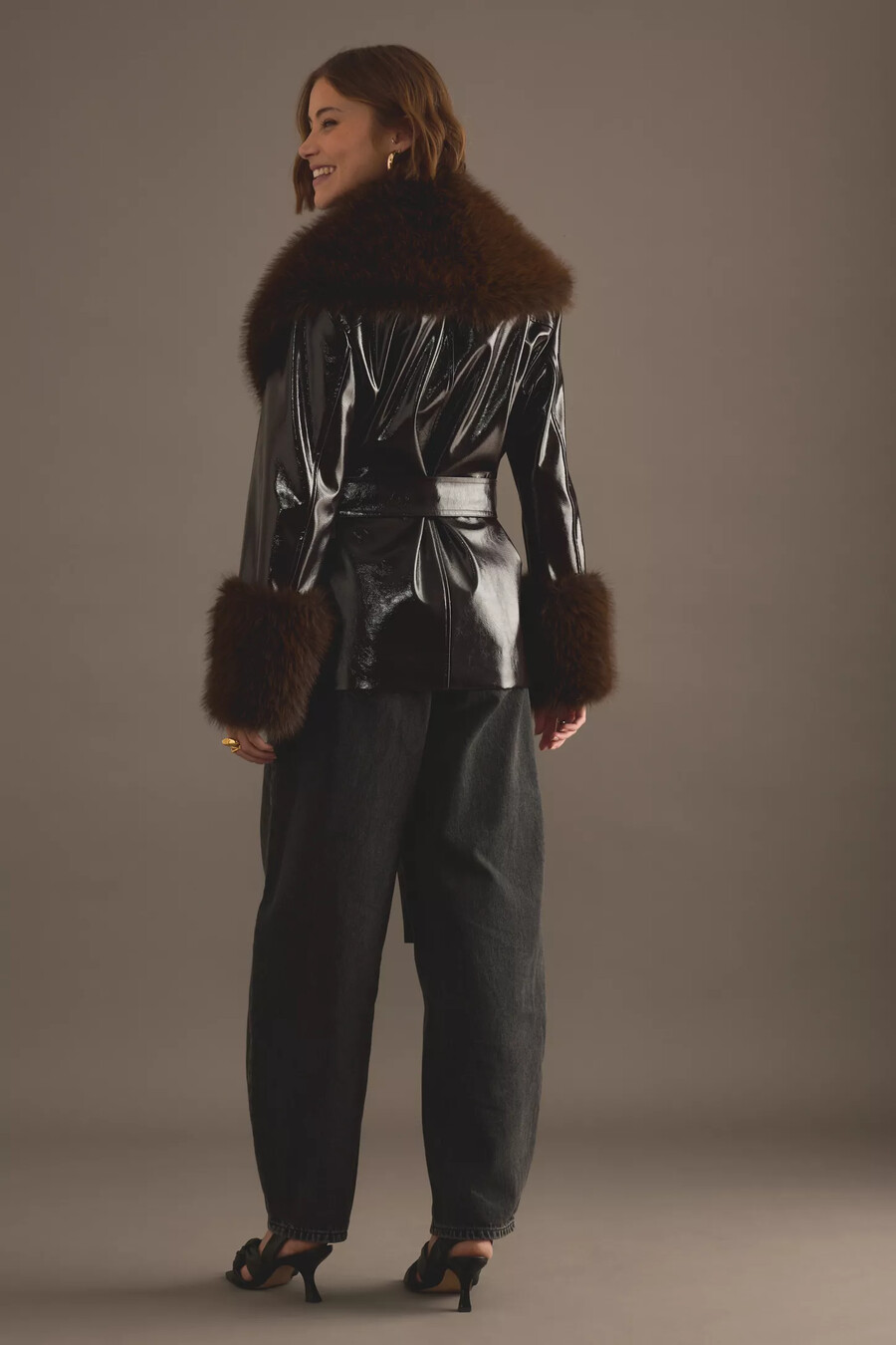 chaqueta con ribete de piel sintética de vinilo kitri sophie
