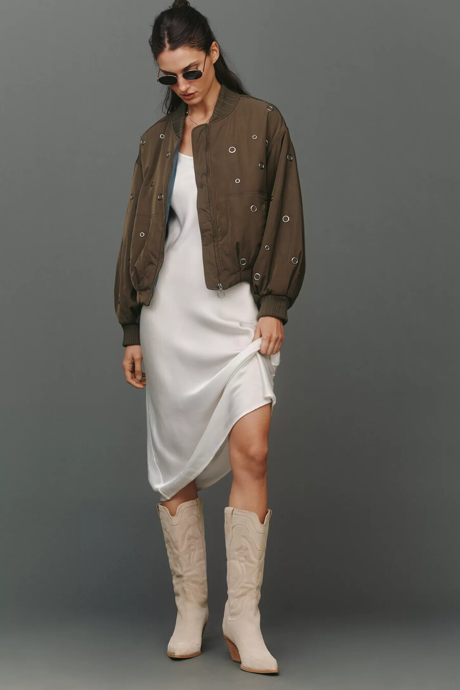 chaqueta bomber con ojales de pilcro