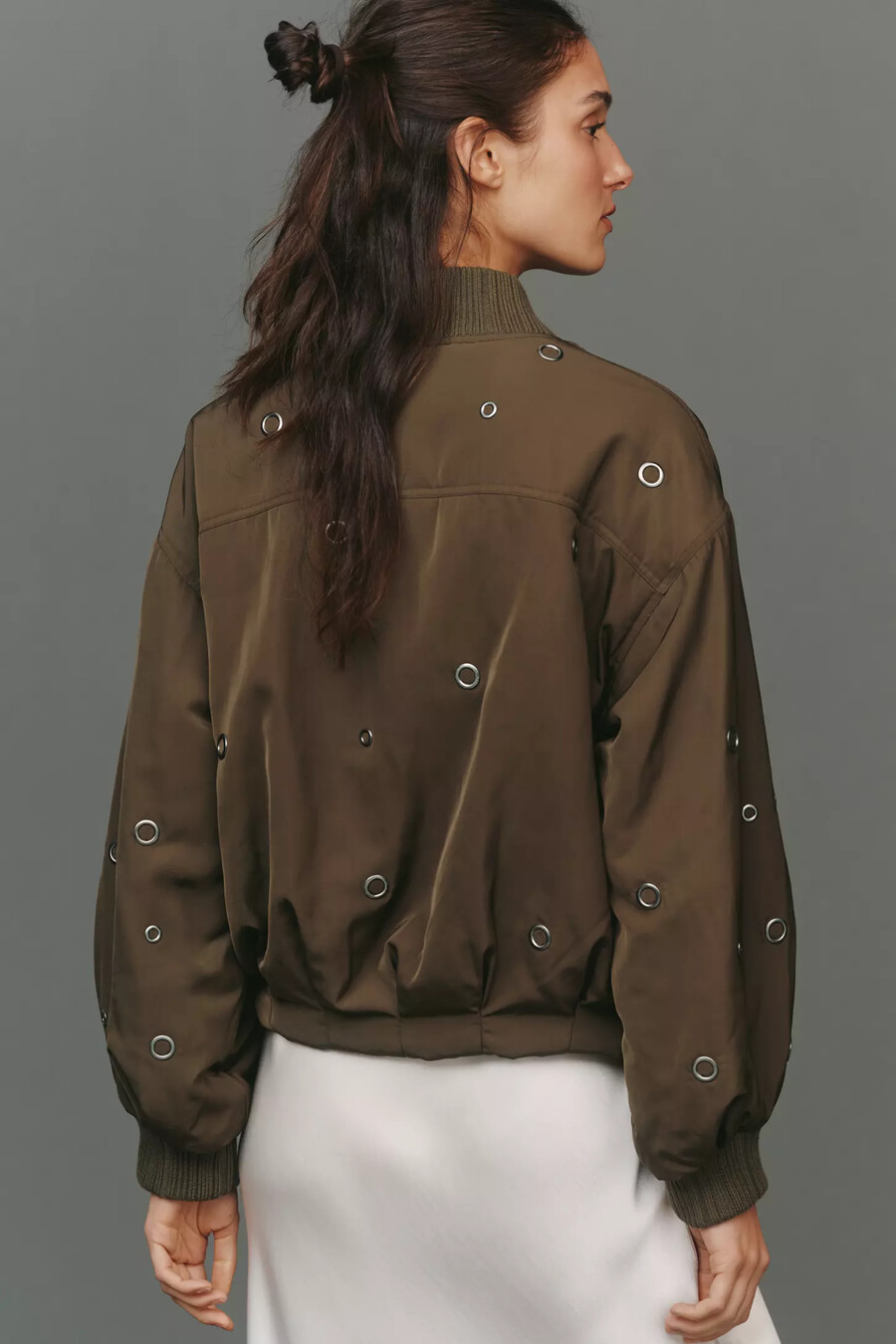 chaqueta bomber con ojales de pilcro
