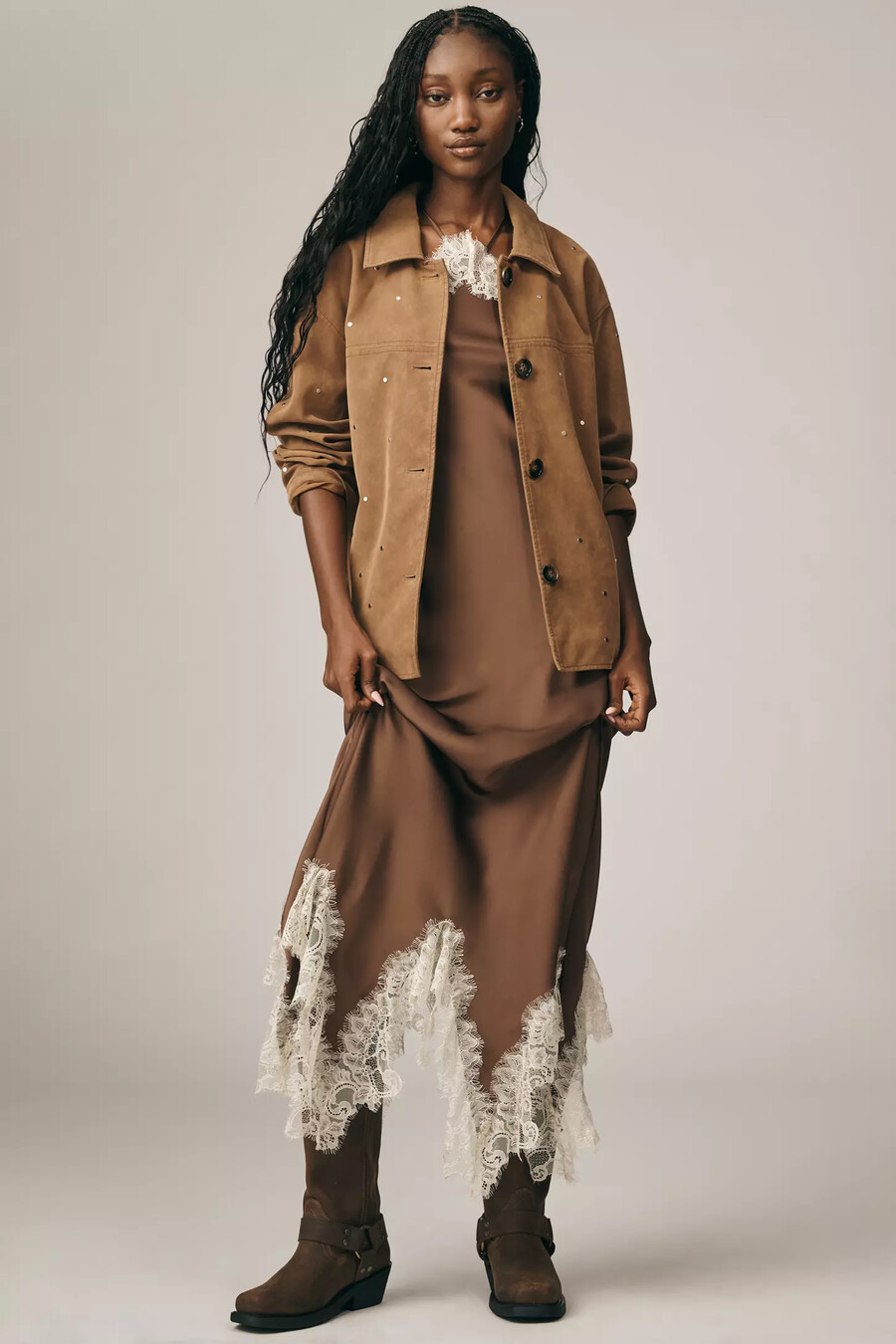 chaqueta con tachuelas de ante sintético pilcro