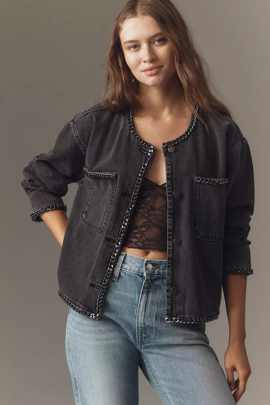 chaqueta vaquera con cadena pilcro