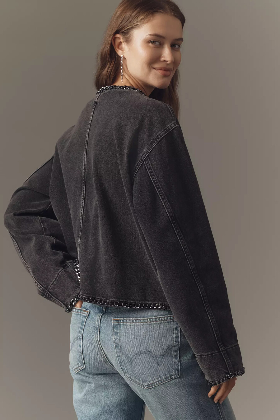 chaqueta vaquera con cadena pilcro