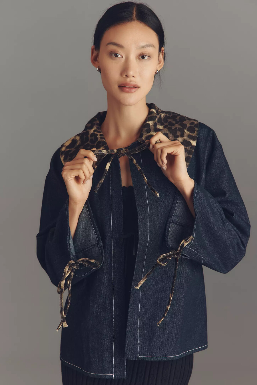 chaqueta vaquera cuadrada con cuello de leopardo de maeve