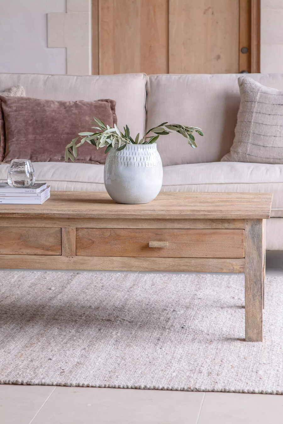 mesa de centro de madera de mango ranurada nkuku laali