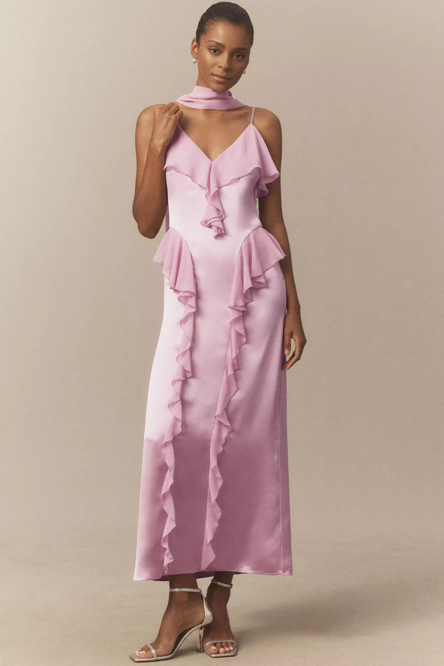 vestido largo de gasa satinada con volantes y sin mangas de mare mare