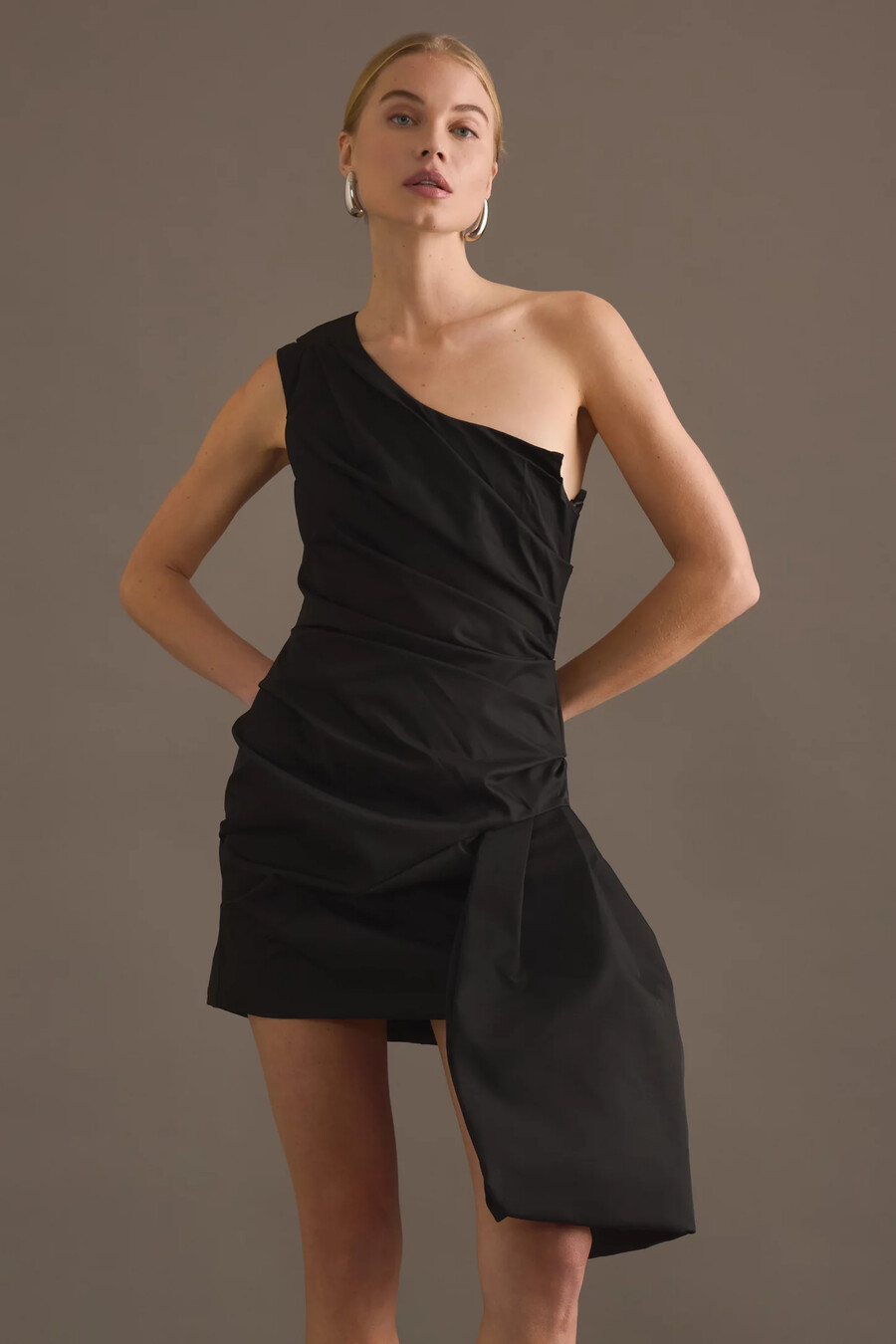 minivestido de un solo hombro elowen de tojha