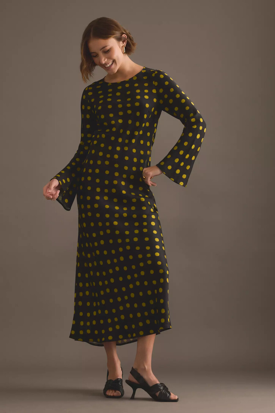 kitri vestido midi de satén con lunares keira