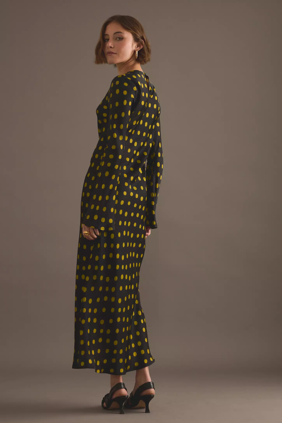 kitri vestido midi de satén con lunares keira