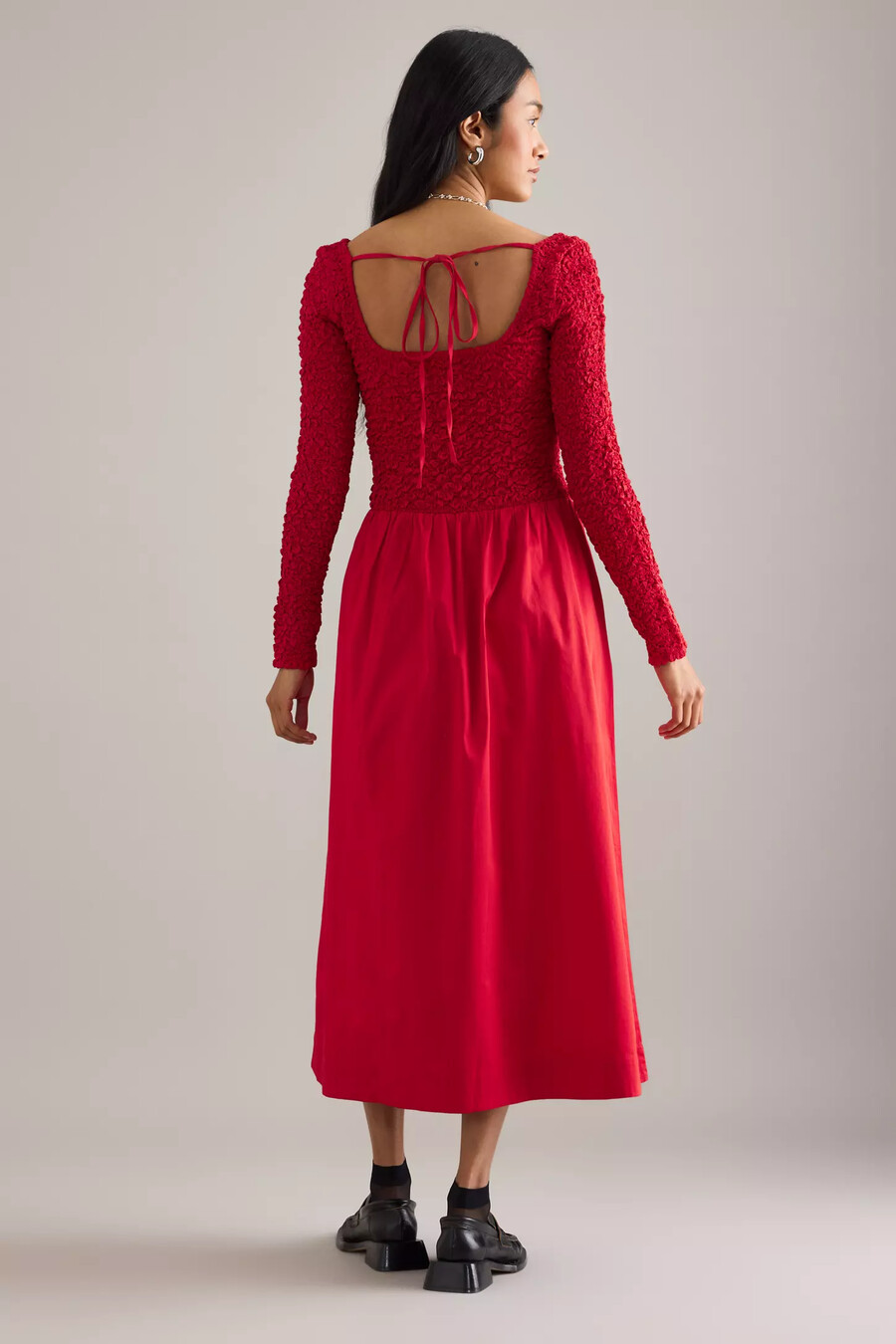 vestido midi fruncido de manga larga malinda de damson madder