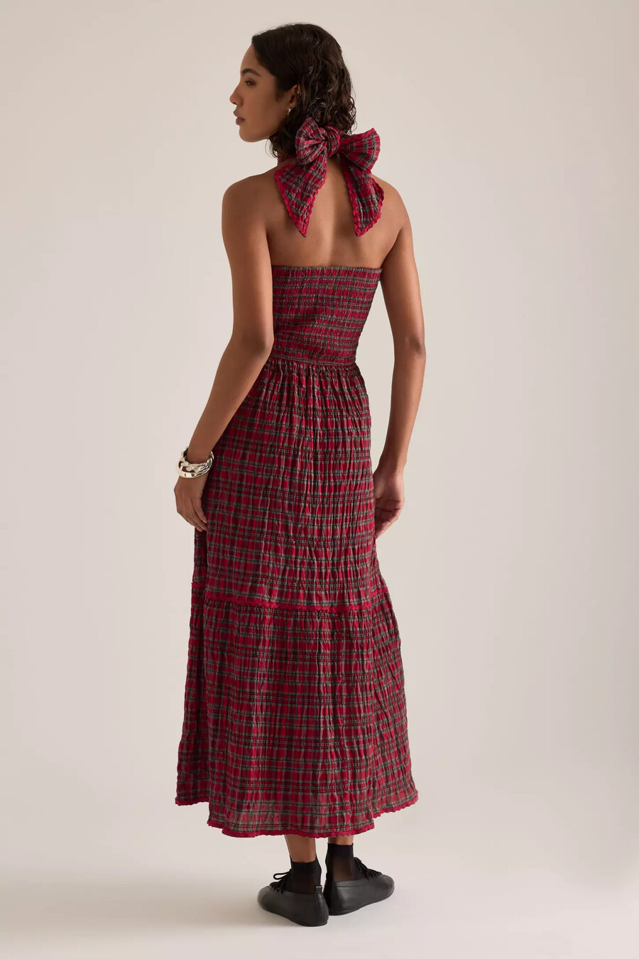 vestido midi con capas fruncidas mia de damson madder