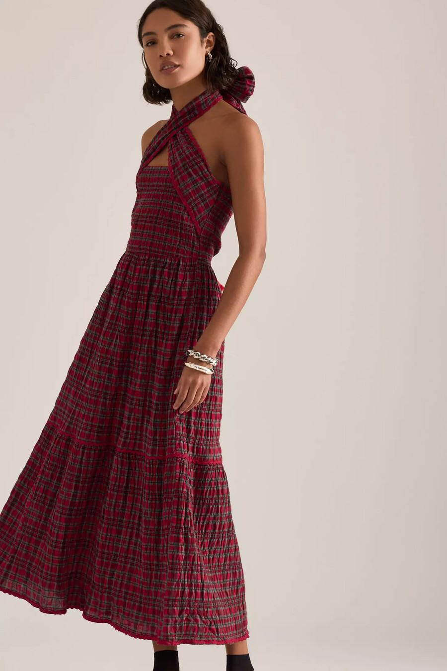 vestido midi con capas fruncidas mia de damson madder