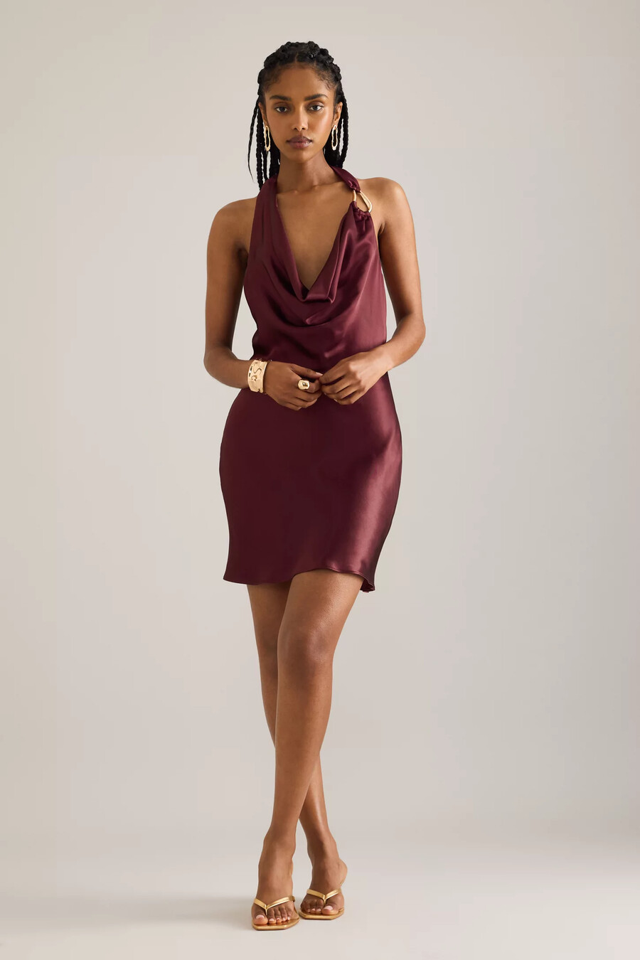 vestido mini de satén con cuello vuelto emma de anthropologie