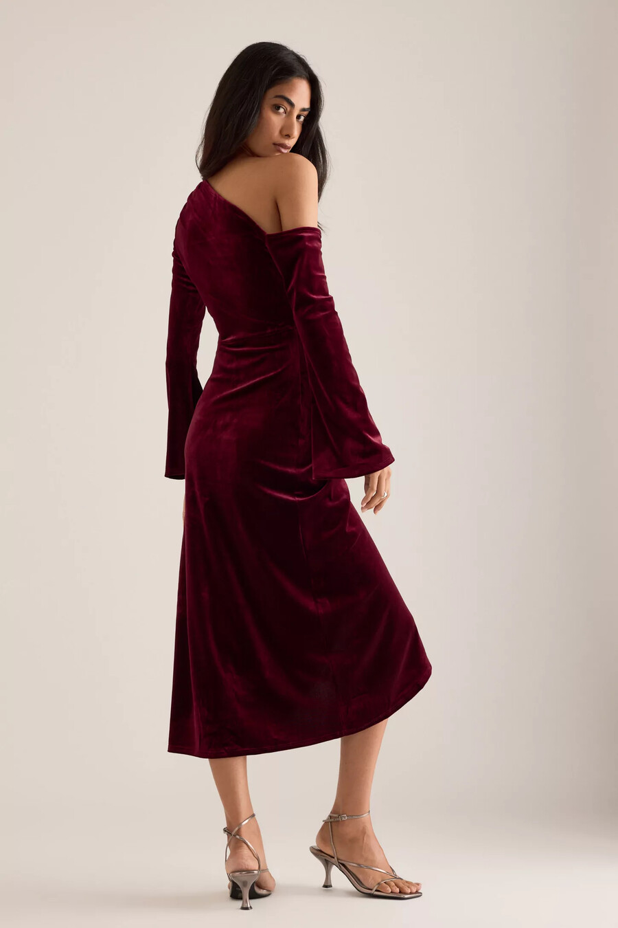 vestido midi asimétrico de terciopelo virgo de nobodys child