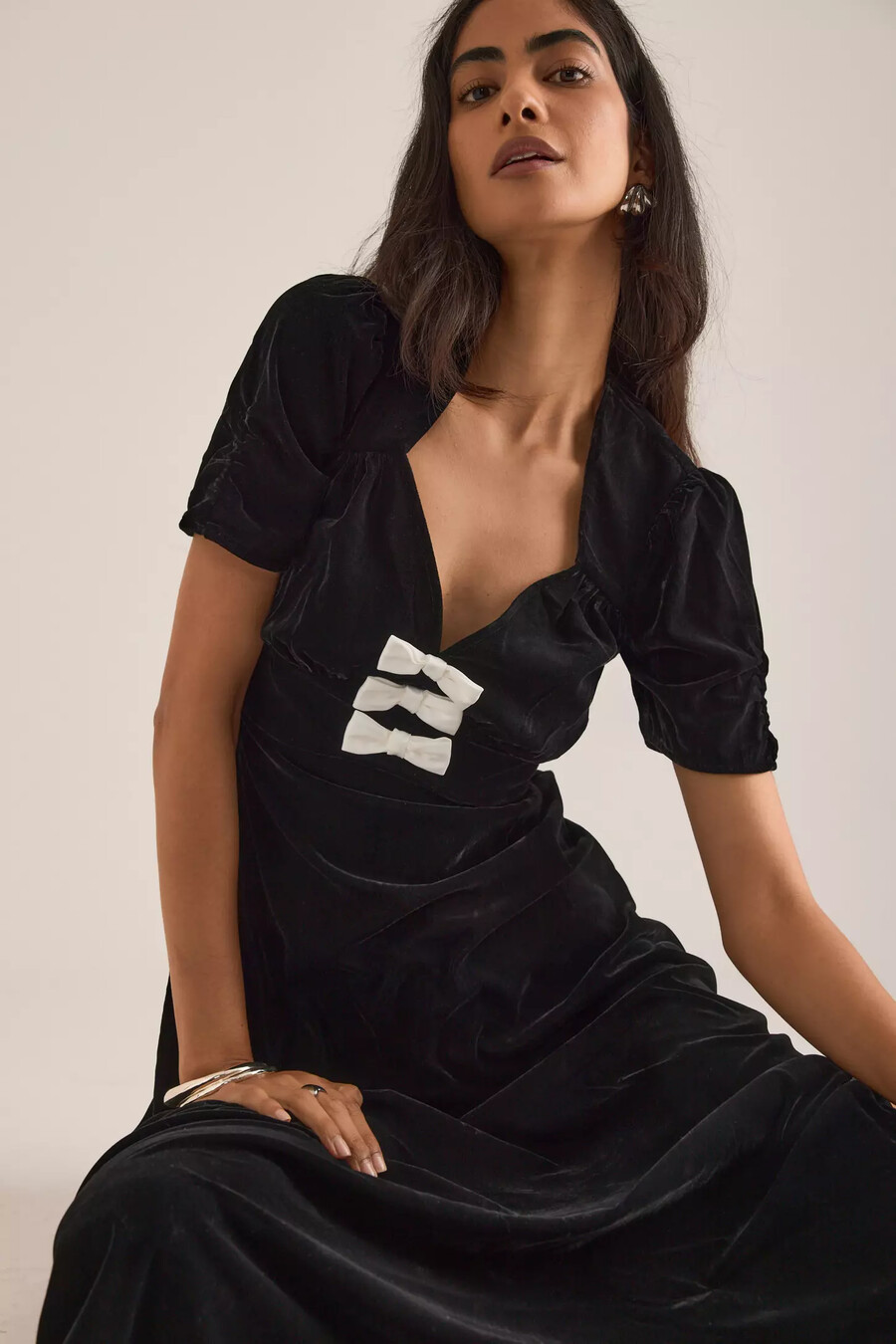 vestido midi de terciopelo con lazo delantero eleanor de nobodys child