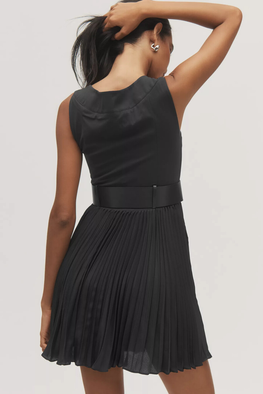 vestido mini plisado sin mangas maeve